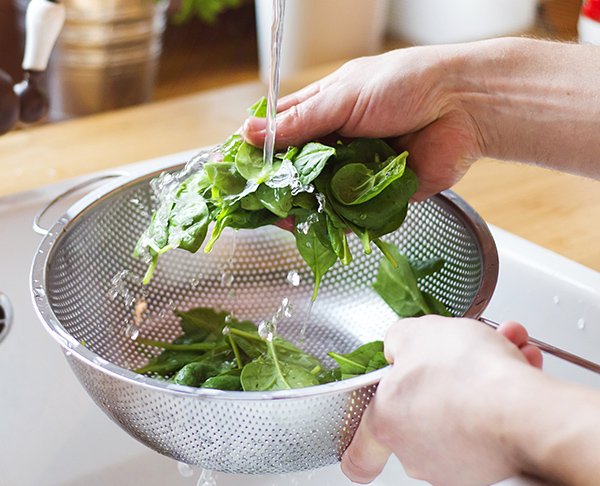 Nettoyer ses fruits et légumes avec l'Eau Kangen®