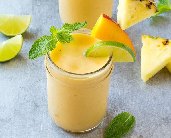 Smoothie du Petit-Déjeuner aux Fruits Tropicaux de l'été